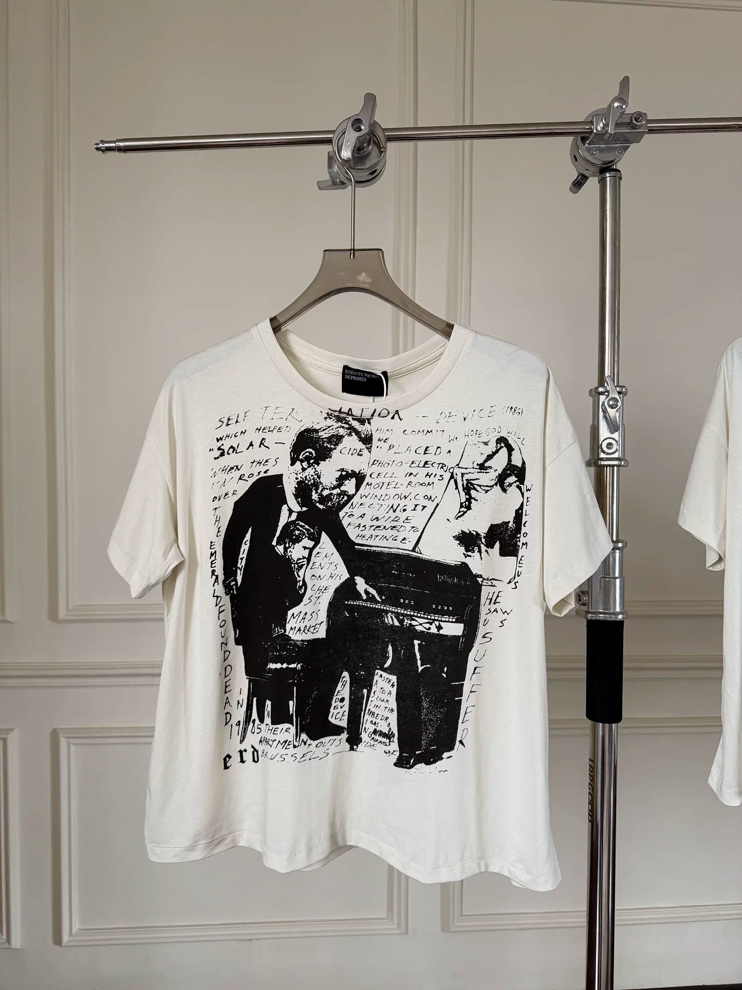ERD melancholy rich second-generation Cleanfit Boxy White Portrait Tee